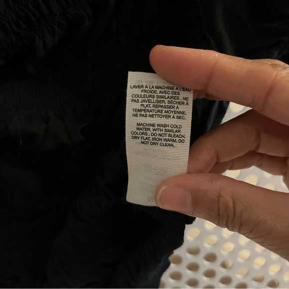 Garage Cropped Ruffled and Puffed Short Sleeve Smocked Top Size Small Black NWT - Picture 9 of 12